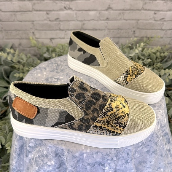 ZoLucky Tan Multimedia & Multicolor Fashion Canvas Casuals WMS 5.5M🤎NWOT🤎 - Picture 9 of 9